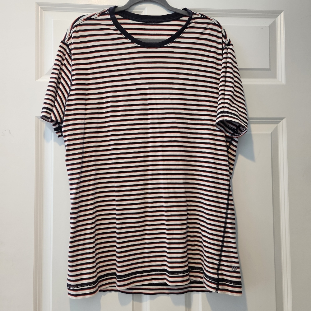 Lululemon Men's T-shirt
